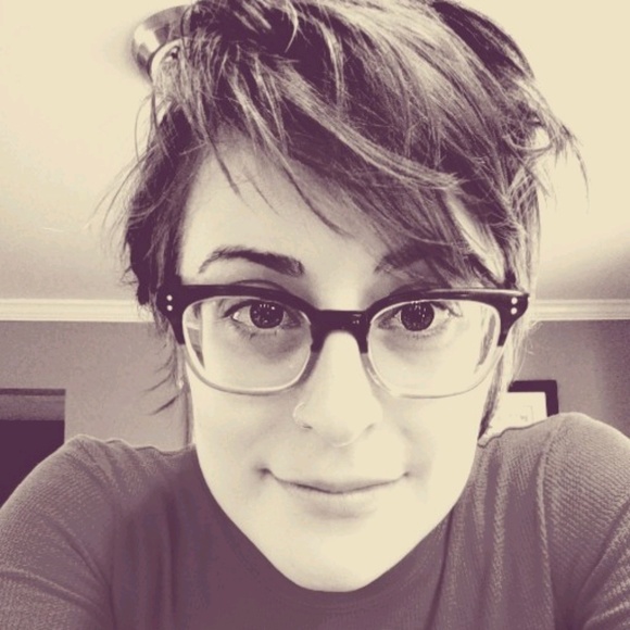 Meet your Posher, Dani - Picture 1 of 1